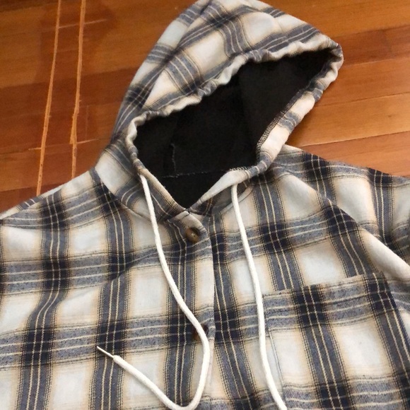 Shacket - Picture 4 of 4